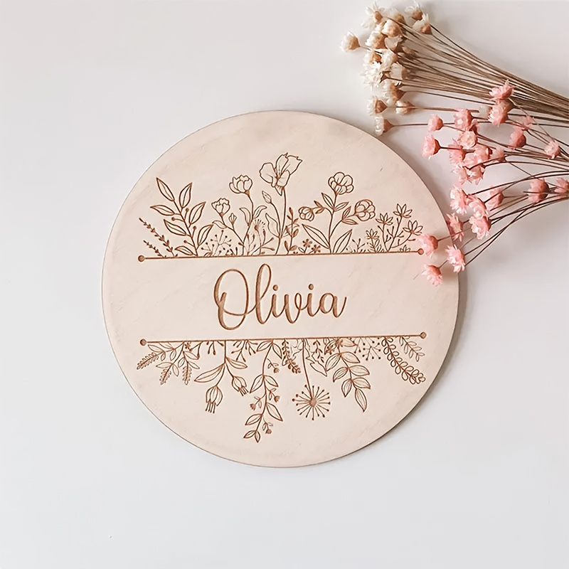 Baby Nursery Name Sign - Gepersonaliseerde bloemengraveerde naamplaat, op maat gemaakt